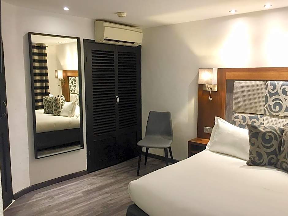 Hotel B Lodge