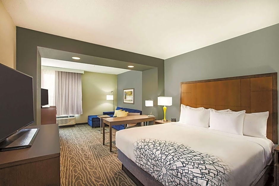 La Quinta Inn & Suites by Wyndham Wichita Northeast