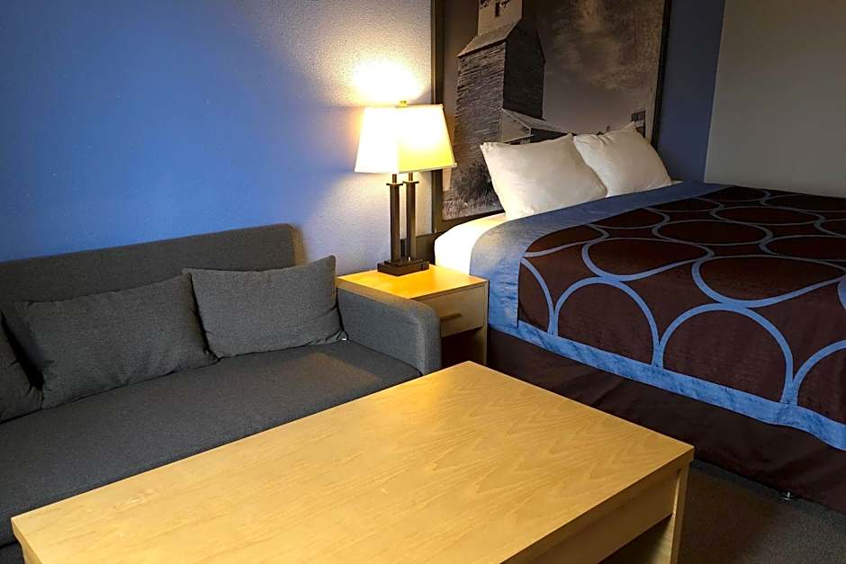 Super 8 by Wyndham Swift Current