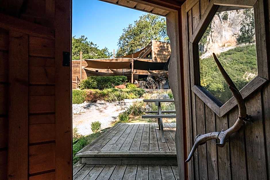 Prehistoric Lodge - Adult Only
