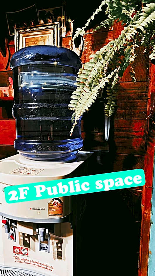 Hostel and Music Bar Bros