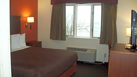 Deluxe King Room - Non-Smoking