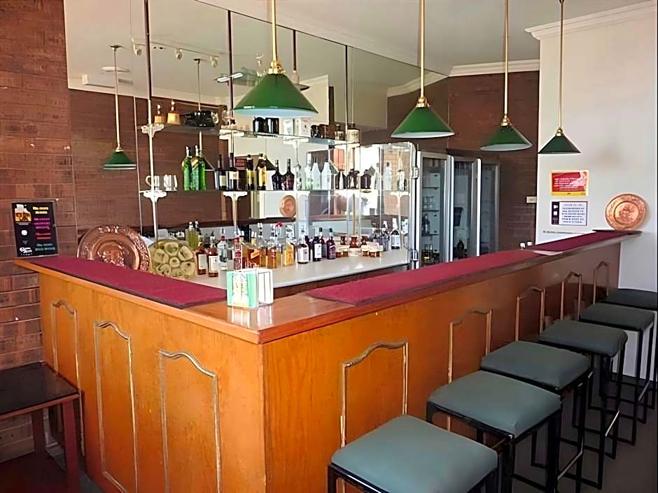 Countryman Motor Inn