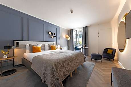 Deluxe Twin Room with Balcony