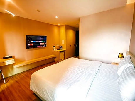 Premier King Room - Non-Smoking