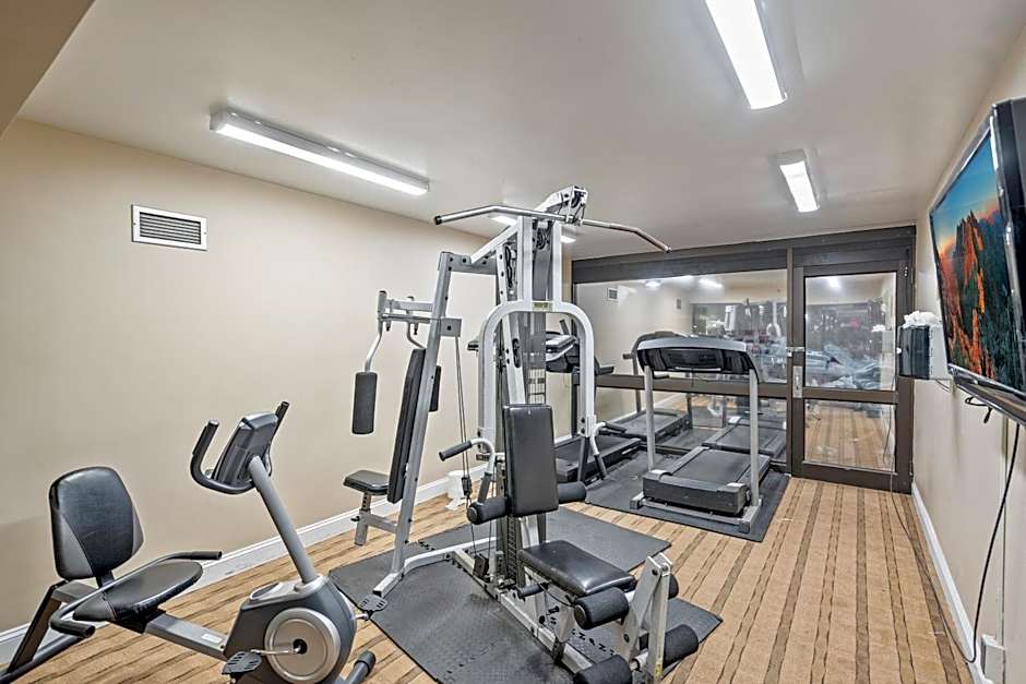 Coratel Plus Suites Wichita West Airport