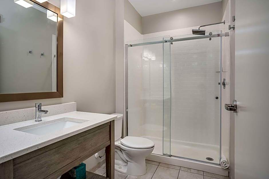 Lighthouse Suites - Best Western Signature Collection