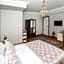 8 Rooms House