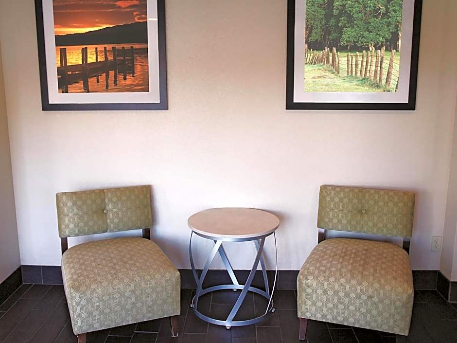 La Quinta Inn & Suites by Wyndham Sandusky