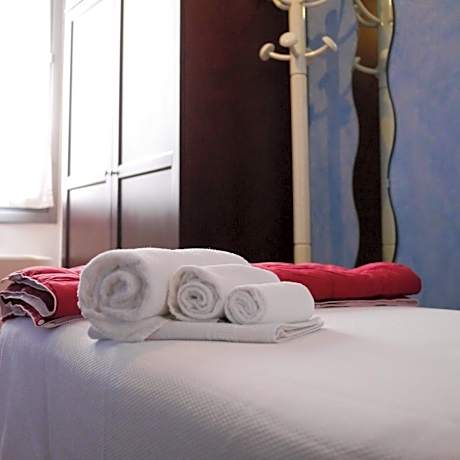 Single Room with Shared Bathroom