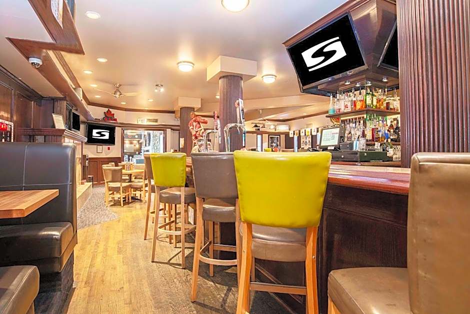 Sandman Hotel & Suites Kelowna