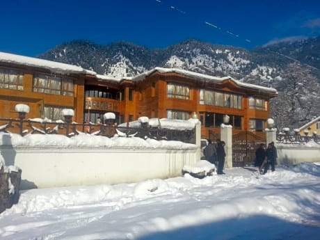 Hotel Paradise Inn