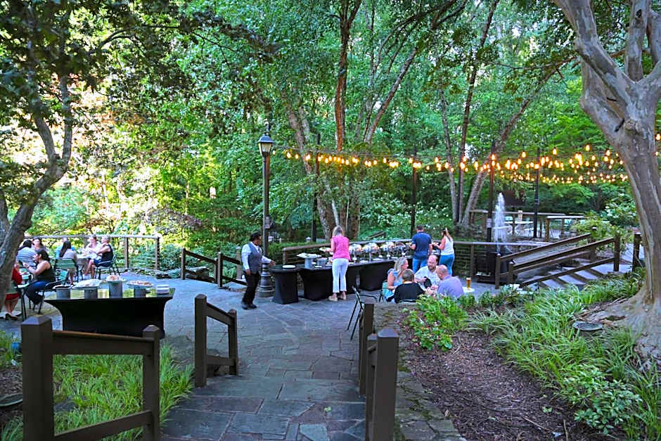 Crowne Plaza Atlanta Perimeter at Ravinia By IHG