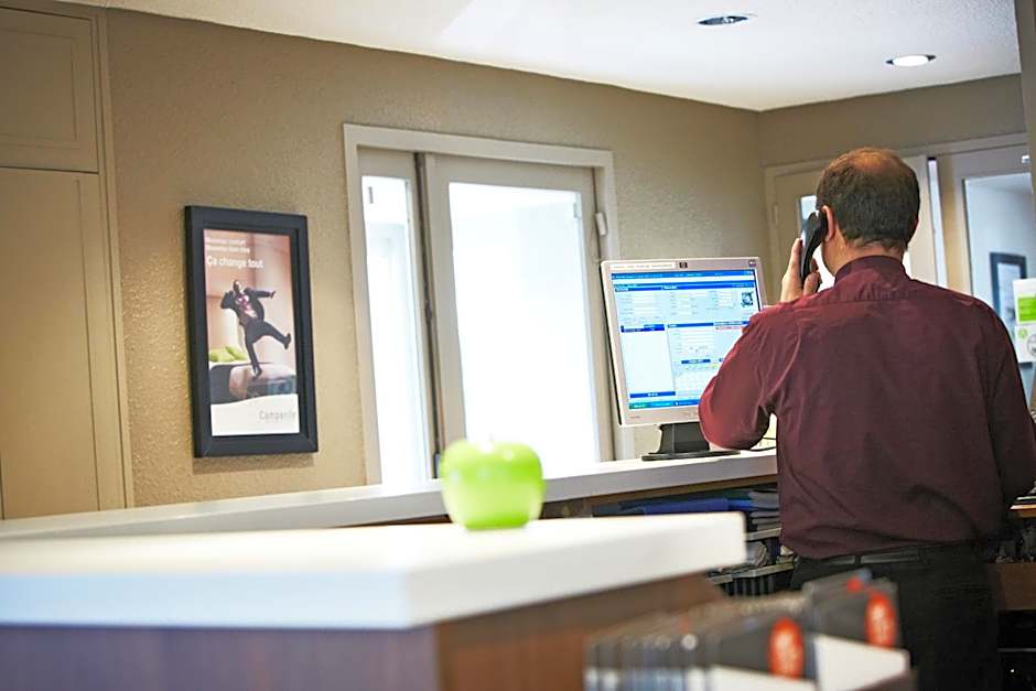 Campanile Calais Hotel