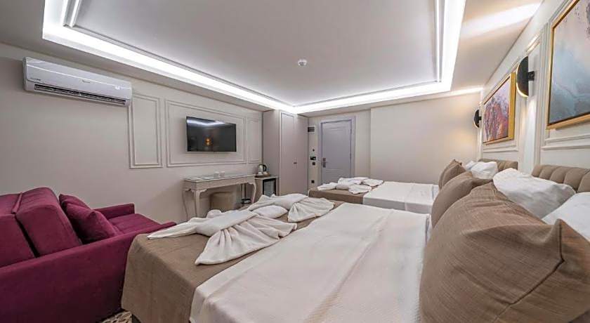 PERALUNA PREMIUM HOTEL