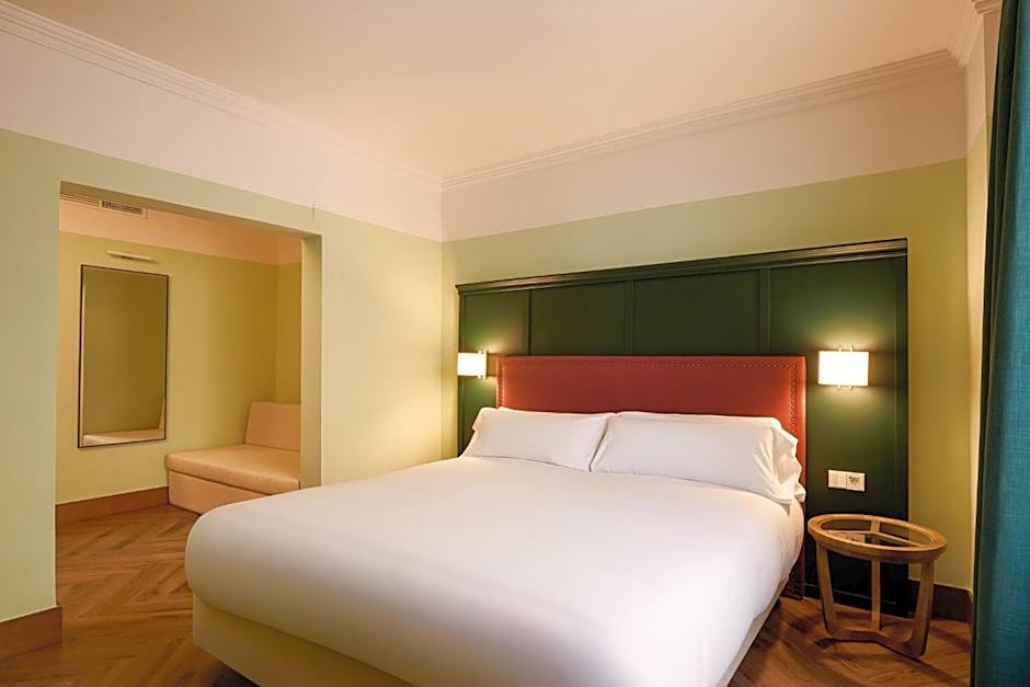 Honest Granada Hotel