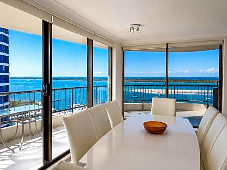 Broadwater Shores Waterfront Apartments
