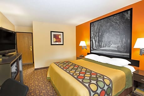 1 King Bed Studio Suite Non-Smoking