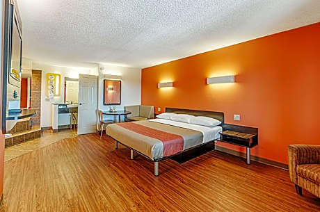 1 King Bed | Suite, Non-Smoking, Hot Tub