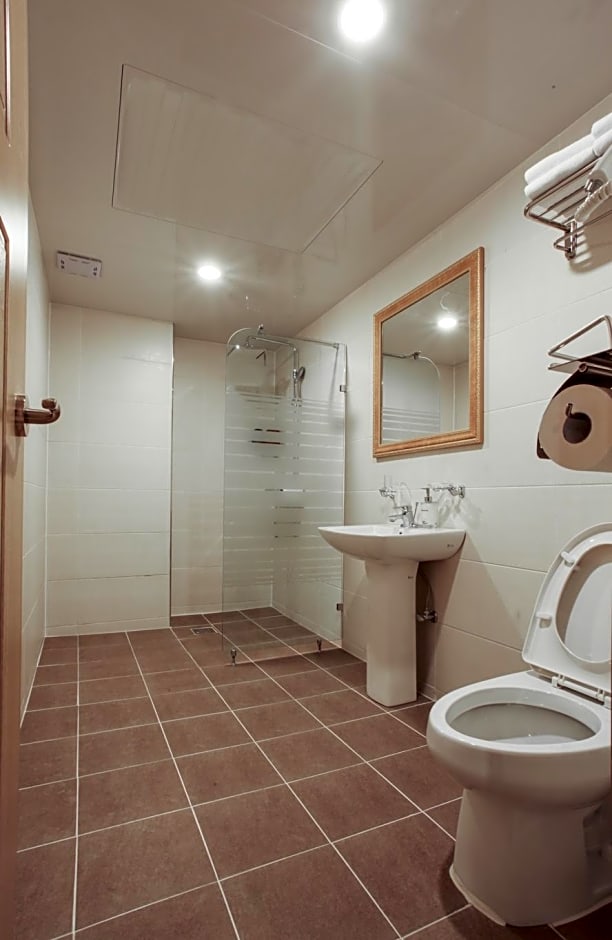 Sunrise Hotel Seopjikoji