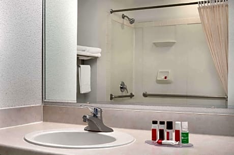 Double Room with Two Double Beds - Mobility Access/Non-Smoking