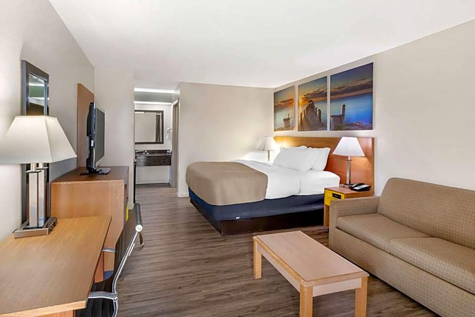 Quality Inn & Suites Decatur Priceville I-65