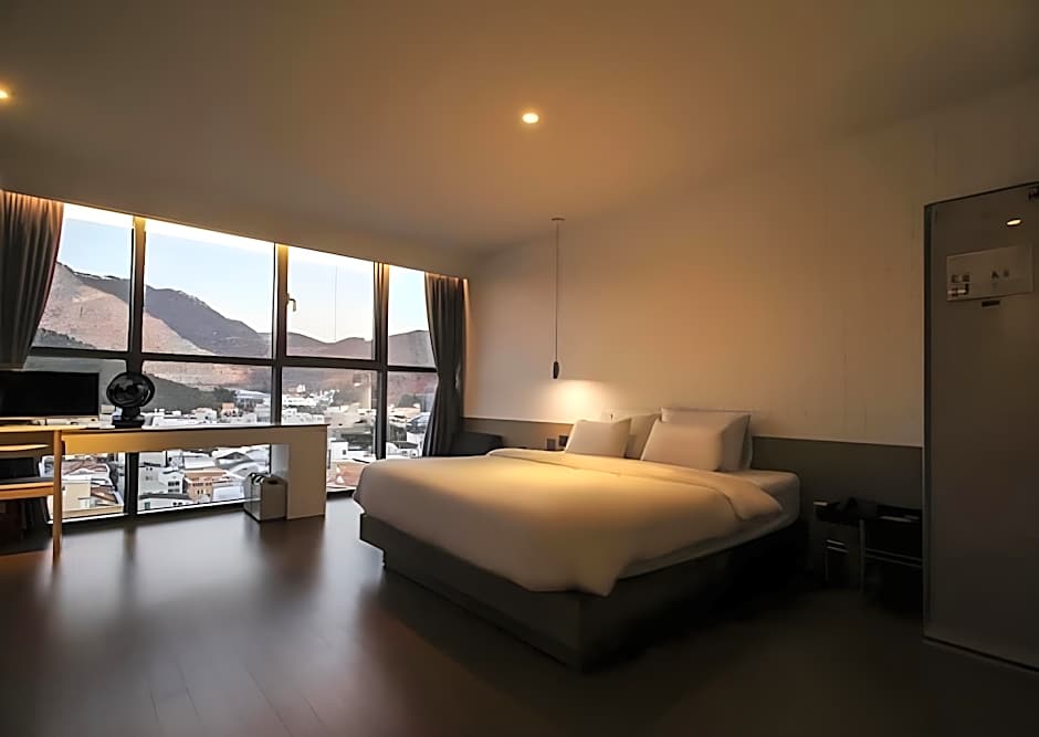 Hound Hotel Changwon - Jinhae Yongwon