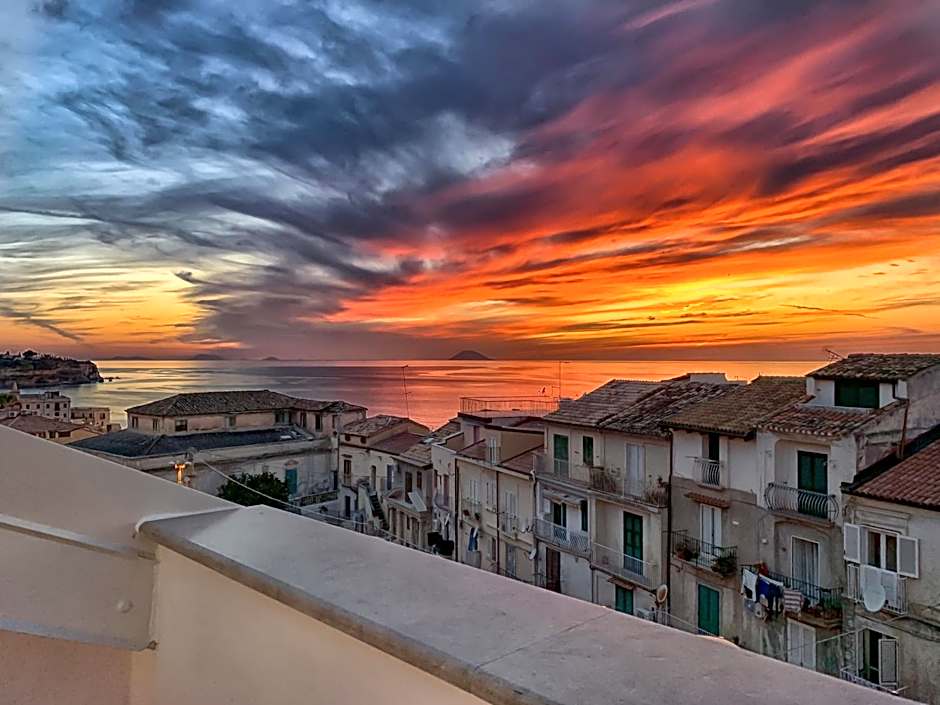 B&B Island Tropea -Sea View Rooms & Suites-
