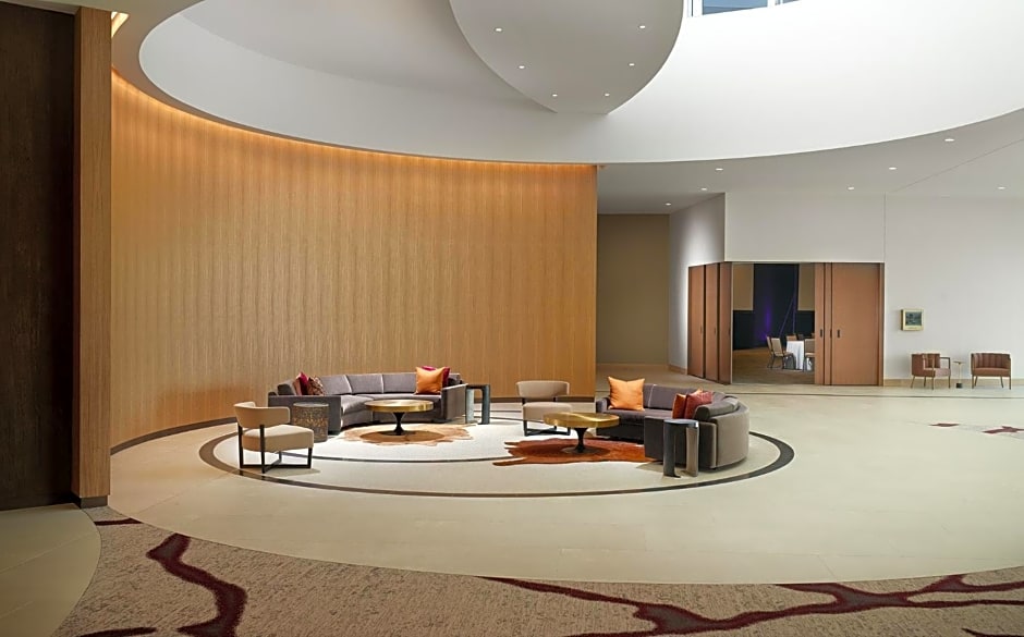 Omni Viking Lakes