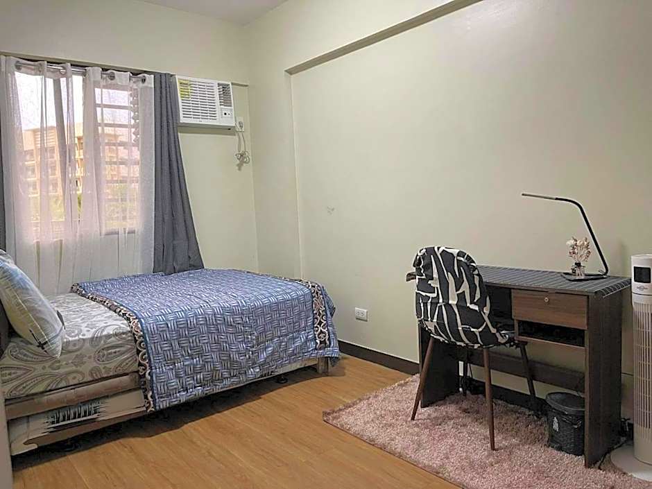 MaRoy Suites at Asteria Residences (Near NAIA with free Parking+Fiber Internet)