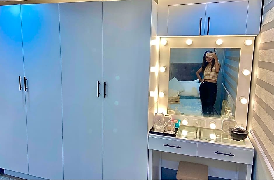 IV¿s Condo w/ Netflix, Wifi & Karaoke