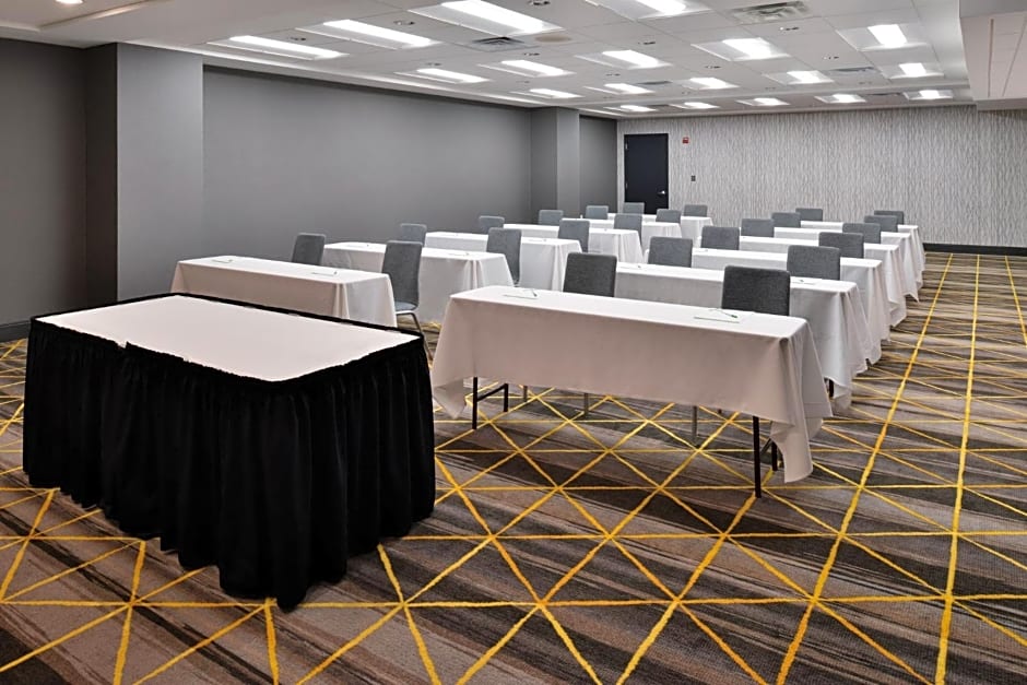 Holiday Inn Hotel & Suites Overland Park-Convention Center By IHG