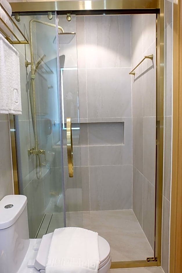 Uma Hotel And Residences 