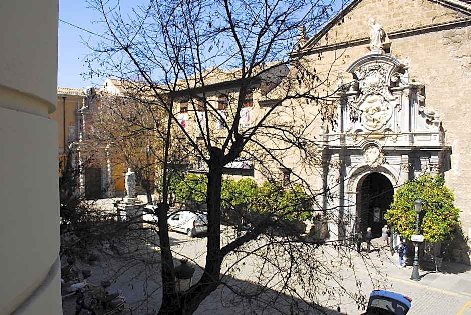 La Perla Granada Suites