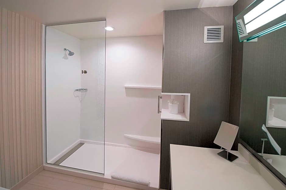 Courtyard by Marriott Atlanta Alpharetta/Avalon Area