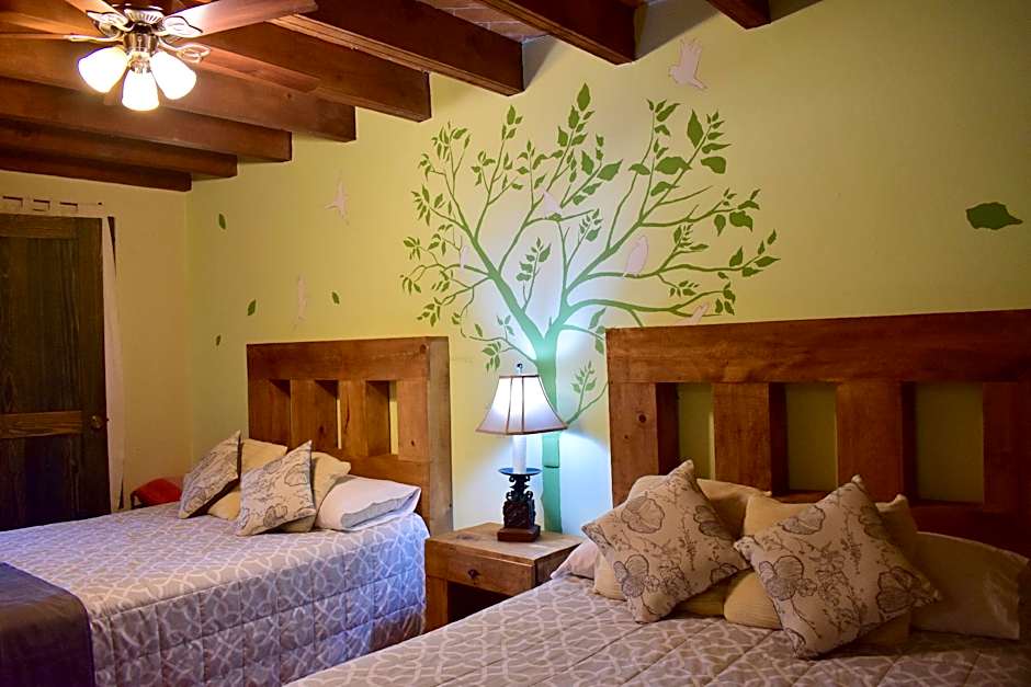 HOTEL ANA CATALINA & SUITES