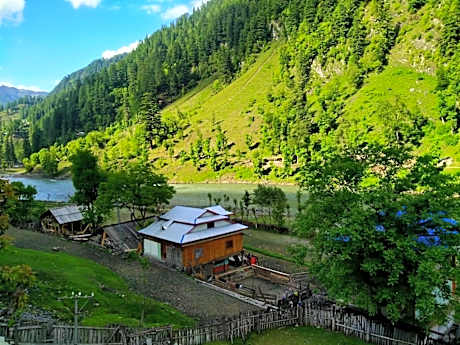 Apex Inn Trackers Guest House