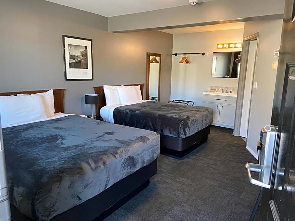 Monashee Lodge