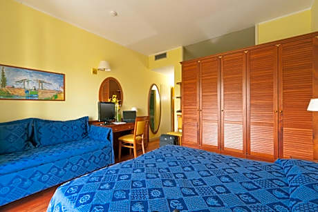 Classic Quadruple Room