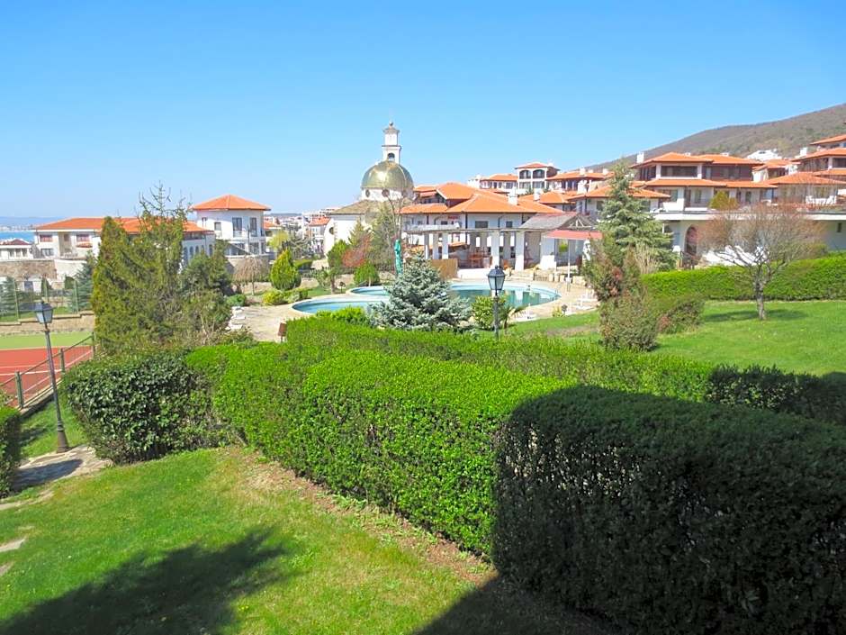 Breeze Apartment Complex