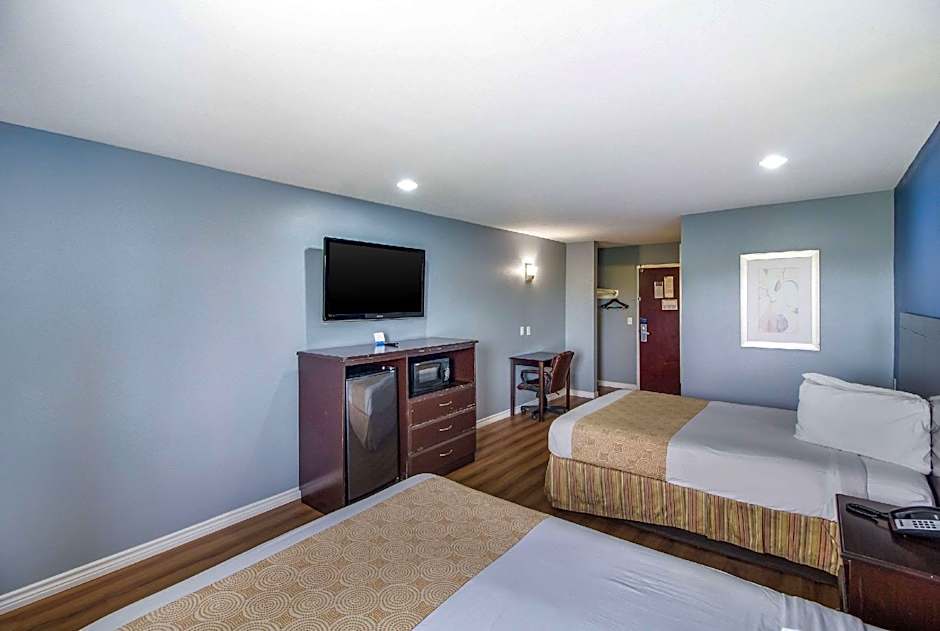 Rodeway Inn & Suites Port Arthur - Groves
