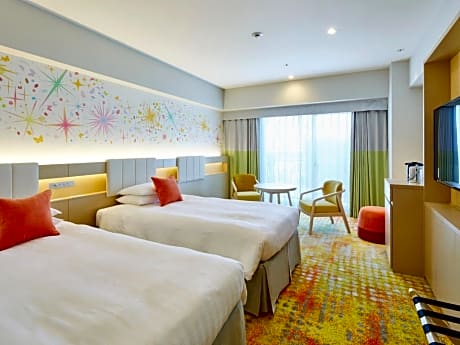 <7-10 Floor> Rainbow Standard Twin Room with Park View - Non Smoking