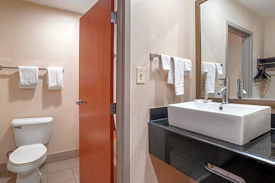 Red Roof Inn & Suites Vicksburg