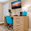 Gold Coast Inn ⁀➷ Breathtaking Sunsets ➠ Standard Lake View Room ➠ 106