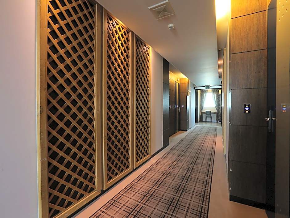 Metro Tourist Hotel Cheonan