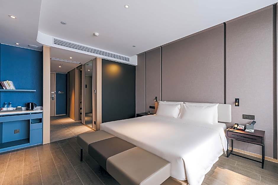 Atour Hotel (Jiangyin Binjiang Middle Road Sports Center)                                  