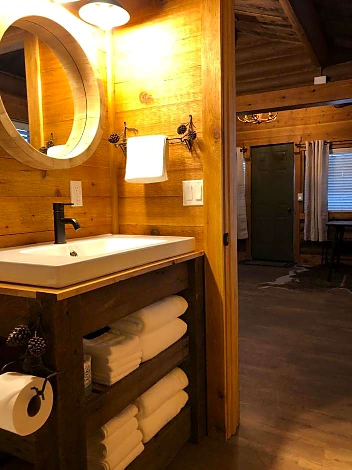 Elkhorn Cabins and Inn