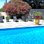 Les Aubuns Country Hotel