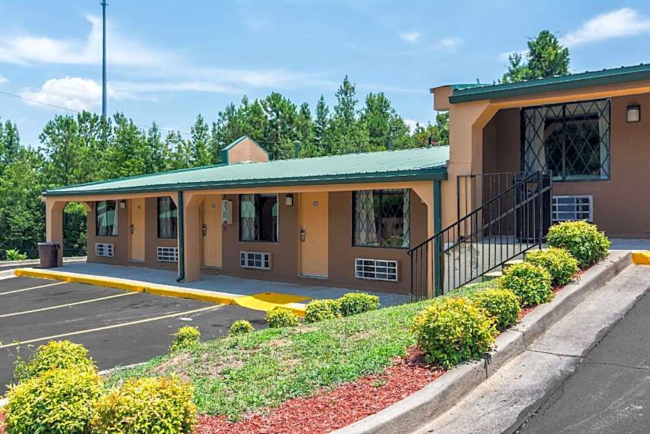 Travelodge by Wyndham Macon West