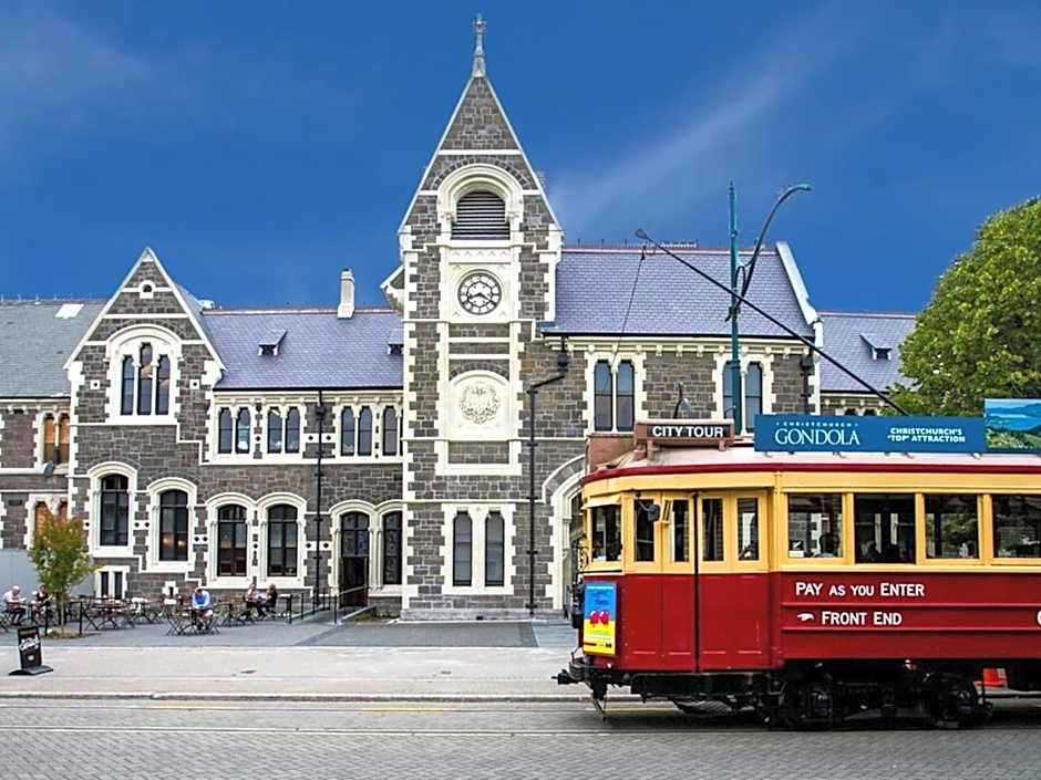 TOWER JUNCTION MOTOR LODGE- Motel with Airport and Railway Station Transport Service